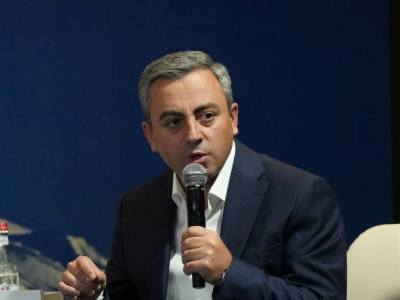 Вопрос депутата президенту Армении: За что вы благодарите Алиева? За 5000 жертв или этнические чистки в Арцахе?