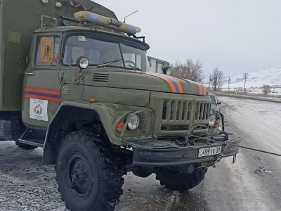 Спасатели вызволили из снежного плена 195 транспортных средств