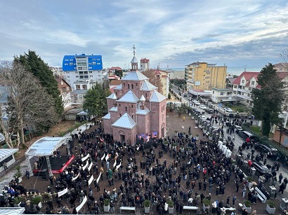 В Сочи и Адлере прошла массовая акция «Мы вместе с Эчмиадзином» в поддержку Армянской церкви