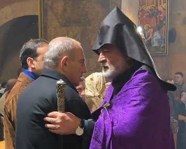 «Իրավունք». Տասը եպիսկոպոսներին նախօրեին կանչել է «սխոդկայի»