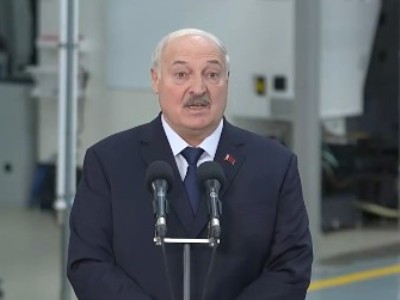 Լուկաշենկոն կանանց խորհուրդ է տվել գեղեցկությունը պահպանելու համար ձյուն մաքրել