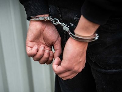 В Грузии по обвинению в хранении наркотиков в особо крупном размере арестован гражданин России