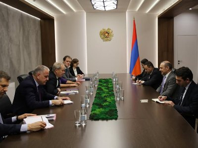 Секретарь СБ РА и генсек ЕСВД по политическим вопросам обсудили процесс между Арменией и Азербайджаном