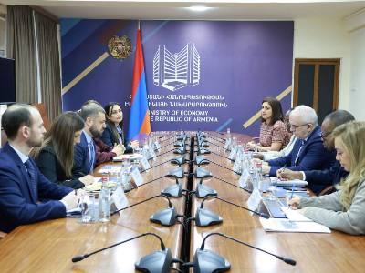 Министр экономики Армении и представитель ВБ обсудили инициативу «Перекресток мира»