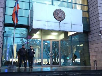 Դատարանը քննում է Արշակ Սրբազանի կալանքի ժամկետը երկարաձգելու մասին հարցը (ուղիղ)