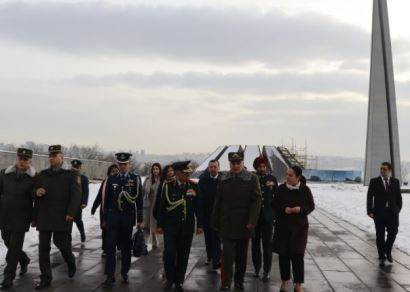 Հնդկաստանի ԶՈՒ պաշտպանության շտաբի պետը այցելել է Հայոց ցեղասպանության զոհերի հուշահամալիր