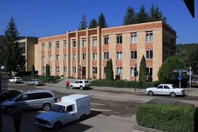 «Հրապարակ». Հները չկառուցած՝ նոր խոստումեր են տալու. Հիմա էլ Դիլիջանում նոր թունել են կառուցում