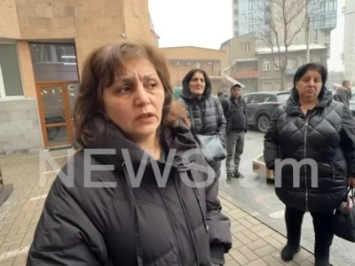 Жители ереванского квартала Вардашен в Ереване провели акцию протеста перед зданием мэрии
