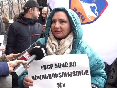 Участник акции протеста: У властей Армении нет ничего святого