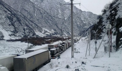 Լարսի ճանապարհը փակ է բոլոր մեքենաների համար