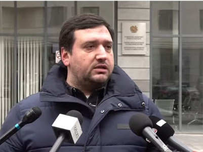 Жители квартала Фирдоуси Еревана провели акцию протеста у здания Министерства юстиции Армении