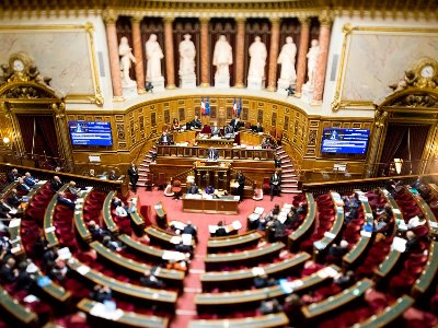 Сенат Франции единогласно проголосовал за резолюцию с требованием об освобождении армянских пленных