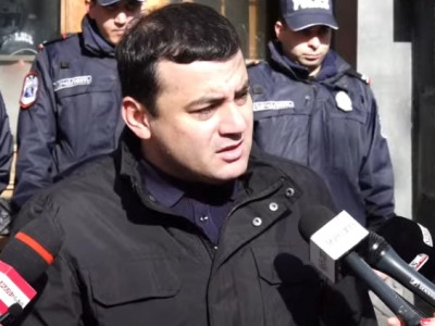 Активист Артур Чахоян провел акцию протеста у здания Генпрокуратуры Армении