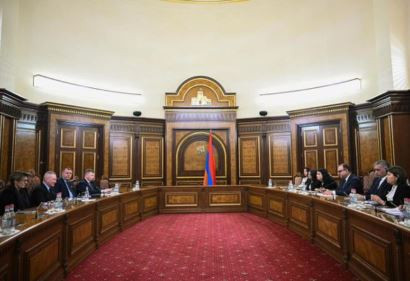 Вице-премьер Армении и комиссар Совета Европы обсудили вопросы защиты прав беженцев Карабаха