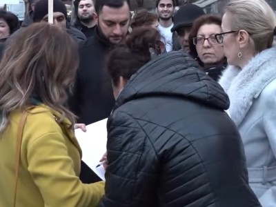 Участники акции протеста в Армении требуют у Вэнса на встрече с Алиевым поднять вопрос армянских пленных