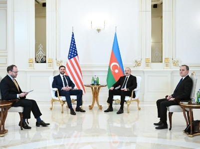 Aliyev, Vance hold expanded meeting in Azerbaijan