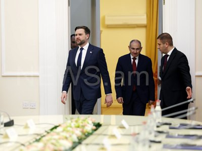 Американские военные дроны для Армении и поддержка Пашиняна. Зачем Вэнс ездил в Ереван — обзор ВВС