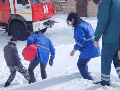 Գեղաքարում բժշկին հիվանդի մոտ հասցրել են փրկարարները