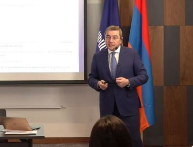 Ананян: Торговля с Азербайджаном в нынешнем виде развивает экономику Азербайджана