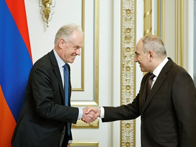Armenia PM, European Commission official confer on regional developments, peace agenda