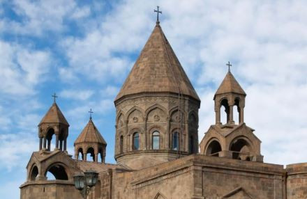 Եկեղեցու և պետության հակամարտությունը Հայաստանում. ի վիճակի՞ է արդյոք Վատիկանը միջնորդի դեր ստանձնել. The Pillar