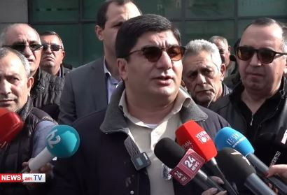 Օնլայն տաքսիների վարորդների բողոքի ակցիան՝ Երևանում. Նրանք ստորագրահավաք են սկսել (ուղիղ)