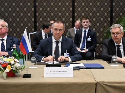 Помощник Путина провел закрытую встречу с украинской стороной