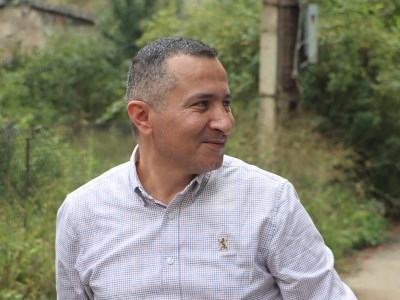 «Փաստ». Ընտրական շրջանի «բացումից» երկու օր անց Սյունիքի մարզպետը ֆինանսական աջակցություն է բաժանել բնակիչներին