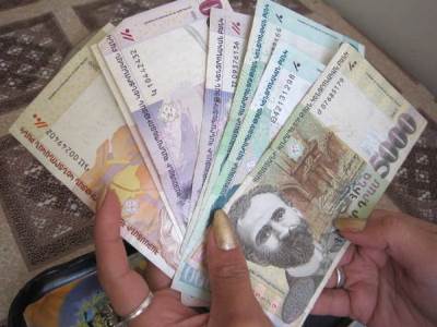 «Հրապարակ». Պետերի ախորժակը բացվել է. պարգևավճարները իրավիճակ են փոխել