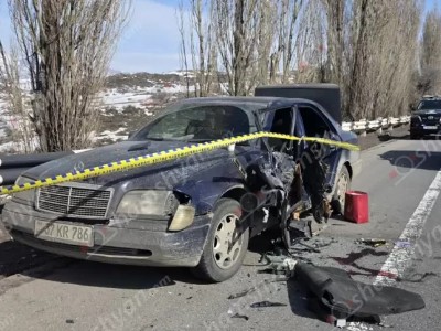 В Армении грузовик сбил двух человек