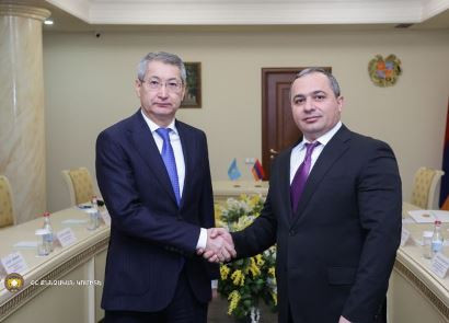 «Միմյանց ուղարկվող իրավական հարցումները պատշաճ կատարվում են». ՔԿ նախագահ Արթուր Պողոսյանը՝ Ղազախստանի դեսպանին