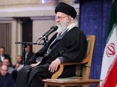 Politico: US not ruling out striking Iran supreme leader