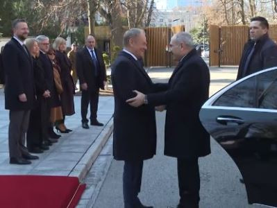 Welcoming ceremony for Armenia premier held at Poland PM’s official residence (VIDEO)