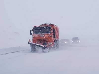 Движение от перекрестка Джермука до Капана закрыто для транспортных средств с прицепами