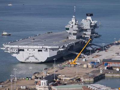 UK allows US to use its bases to strike Iran depots
