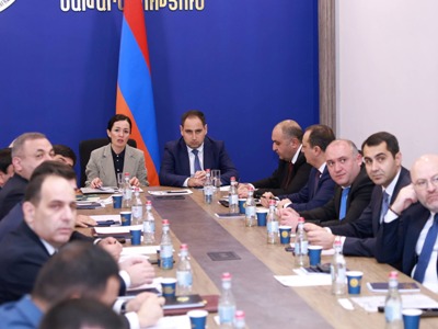 Դավիթ Խուդաթյանը խորհրդակցություն է անցկացրել. Քննարկվել են դպրոցների ենթակայության փոփոխության հարցերը