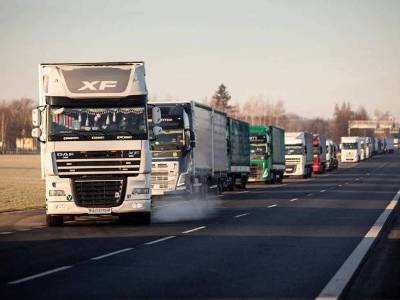 Truck traffic at Azerbaijan–Iran border fully suspended