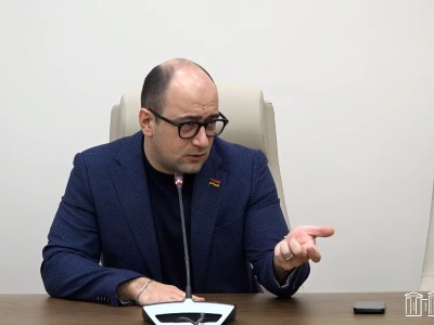 Насколько «расширяется кругозор» Пашиняна, настолько же сокращается Армения: Депутат жестко высмеял премьера