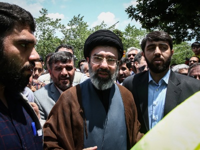 Islamic Revolutionary Guard Corps swears allegiance to Iran's new Supreme Leader