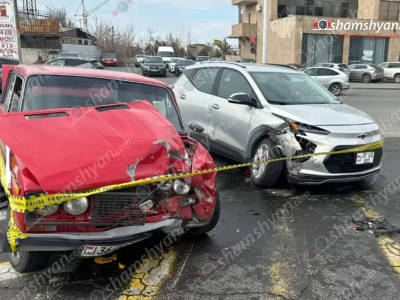 Արցախի - Էրեբունի փողոցների խաչմերուկում բախվել են Chevrolet-ն ու «ՎԱԶ 2106»-ը. կա վիրավոր