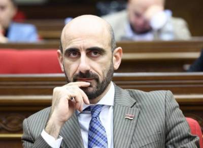 «Հրապարակ»․ Որոշել է երեքին «փուռը տալ»