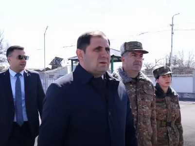 Министр обороны РА принял участие в торжественном открытии здания женского батальона