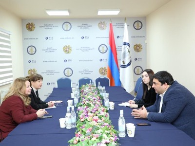 У омбудсмена обсудили проблемы, возникающие у граждан Украины в ходе проживая в Армении