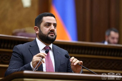 «Հրապարակ»․ Ով է եղել Դավիթ Դանիելյանի ոտքի տակը փորողը