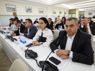 Երևանում ընթանում է մայրաքաղաքի ավագանու հերթական նիստը