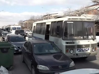 У рассматривающего меру пресечения Самвела Карапетяна Антикоррупционного суда сконцентрированы полицейские силы