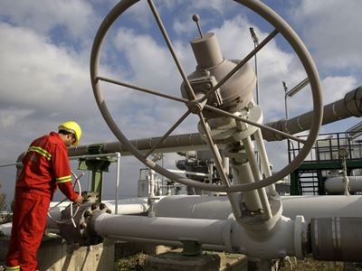 Financial Times: Natural gas shortage disrupts restaurant, crematorium operations in South Asia