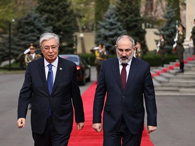 Премьер-министр РА поздравил президента Казахстана с успешным проведением конституционного референдума