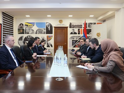 Armenia's Education Minister and Iran's Ambassador Discuss Persian as a Regional Language