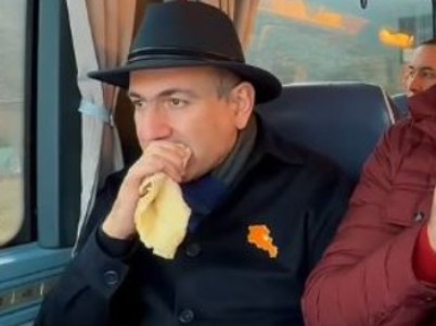 Factor TV: Какая компания поставляет для Пашияна значки в виде карты Армении?